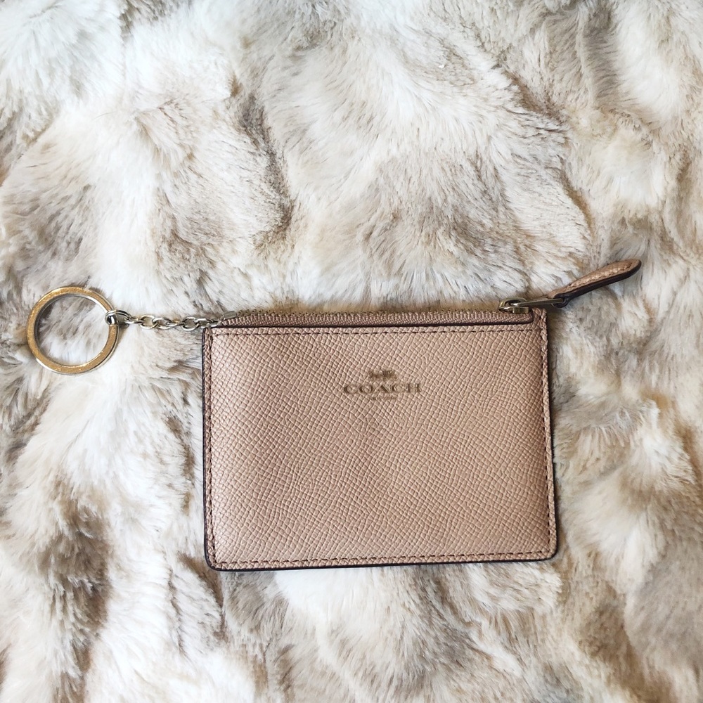 Coach wallet ✨Make An Offer✨